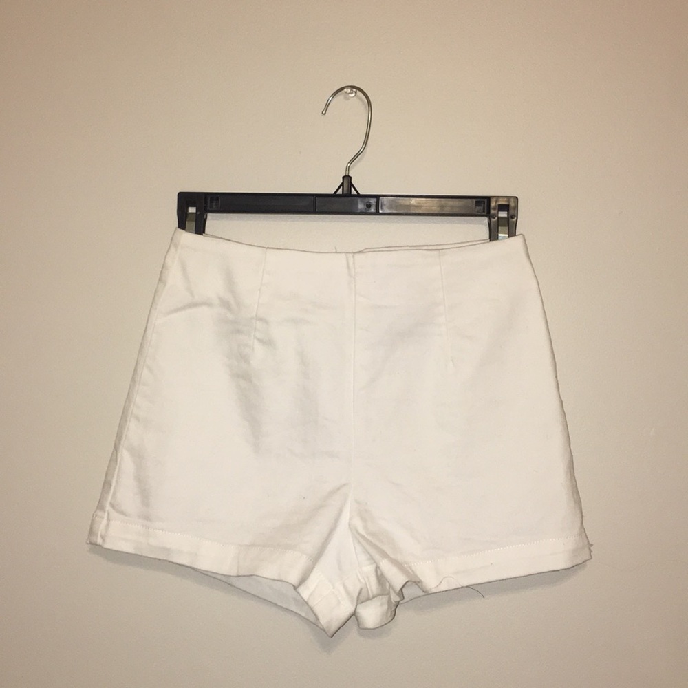 SUPER CUTE JEAN SHORTS !!!!